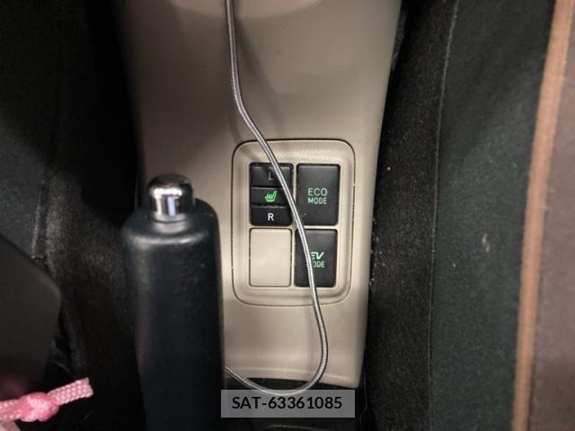 Toyota AQUA 2013-07 7615003-21