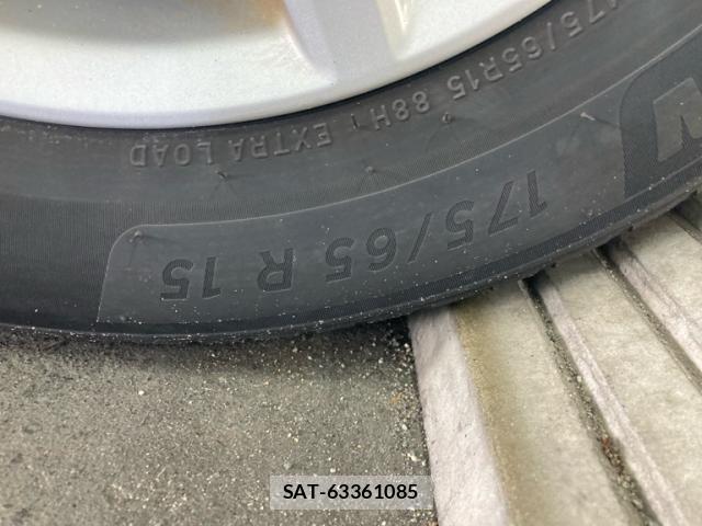 Toyota AQUA 2013-07 7615003-5