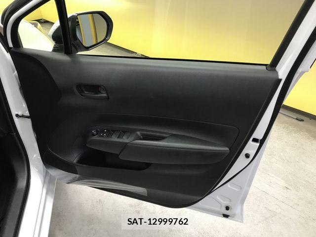 Toyota AQUA 2025-03 7614926-22