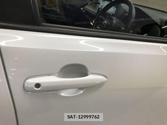 Toyota AQUA 2025-03 7614926-25