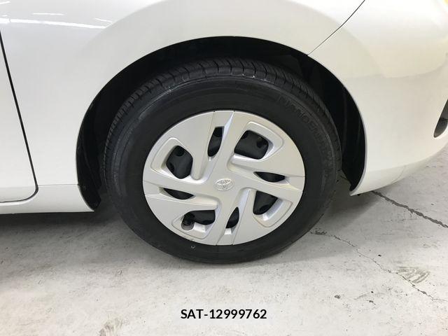 Toyota AQUA 2025-03 7614926-27