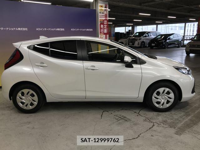 Toyota AQUA 2025-03 7614926-2