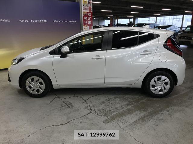 Toyota AQUA 2025-03 7614926-3