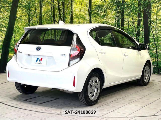 Toyota AQUA 2020-09 7614958-16