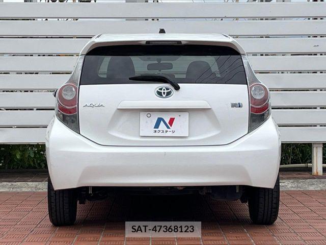 Toyota AQUA 2012-06 7614982-14