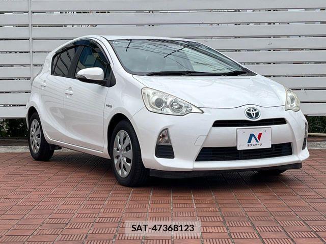 Toyota AQUA 2012-06 7614982-15
