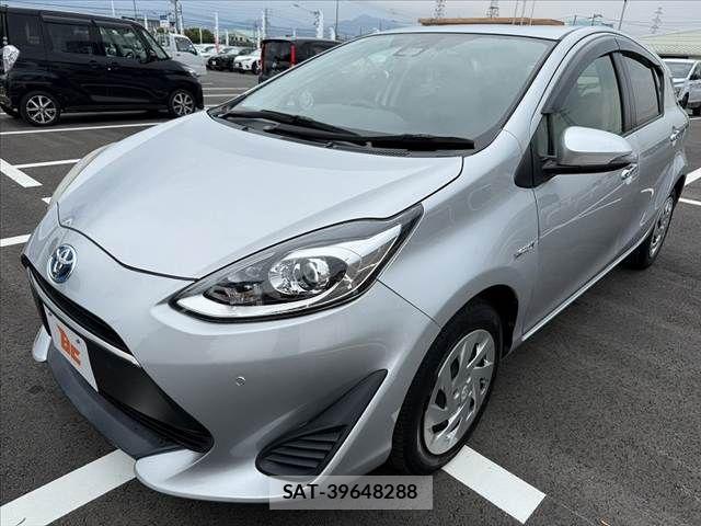 Toyota AQUA 2018-04 7614961-9