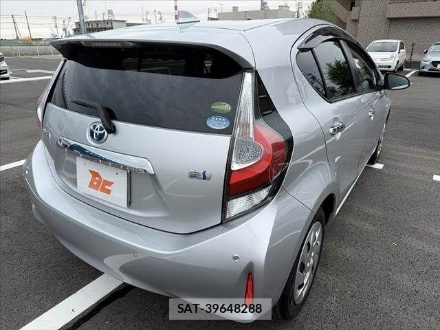 Toyota AQUA 2018-04 7614961-14