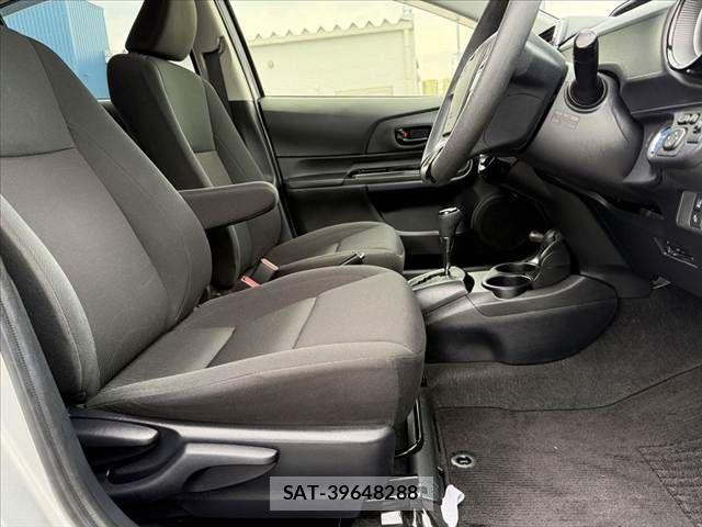 Toyota AQUA 2018-04 7614961-15