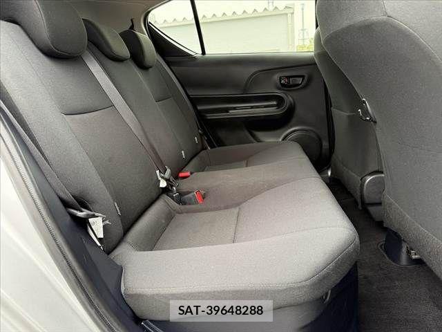 Toyota AQUA 2018-04 7614961-17
