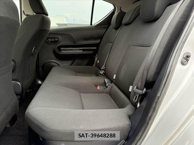 Toyota AQUA 2018-04 7614961-18