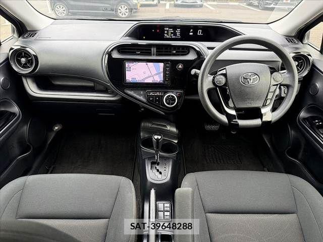 Toyota AQUA 2018-04 7614961-1