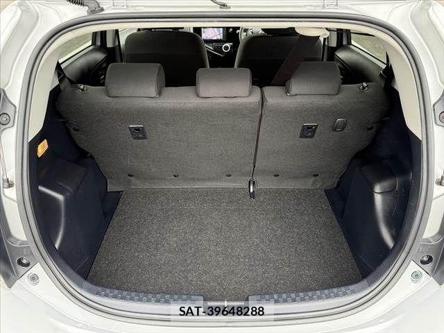 Toyota AQUA 2018-04 7614961-19