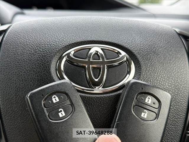 Toyota AQUA 2018-04 7614961-21