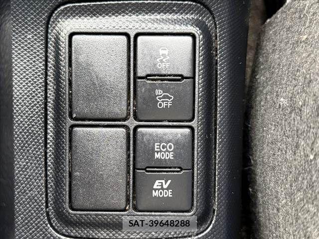 Toyota AQUA 2018-04 7614961-27