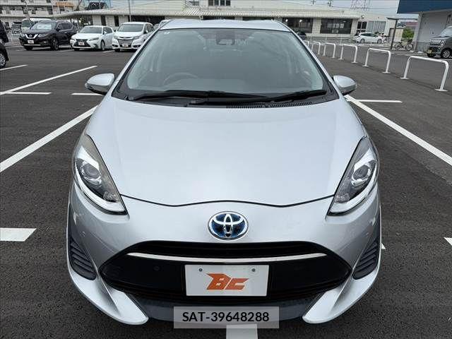 Toyota AQUA 2018-04 7614961-8