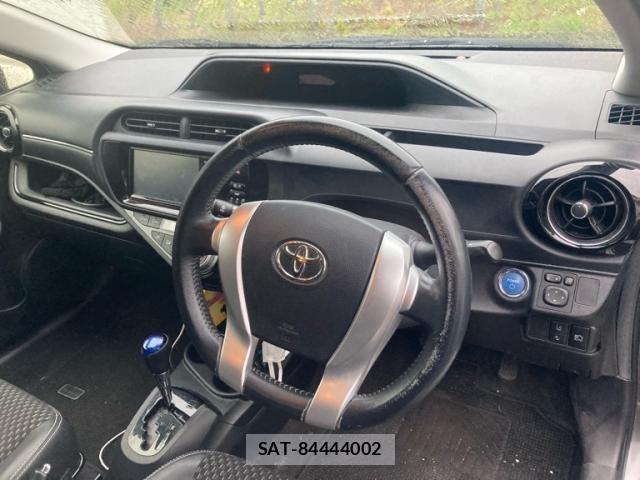 Toyota AQUA 2016-03 7614986-11
