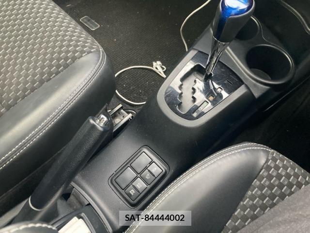 Toyota AQUA 2016-03 7614986-17