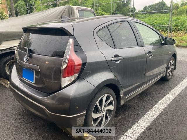 Toyota AQUA 2016-03 7614986-1
