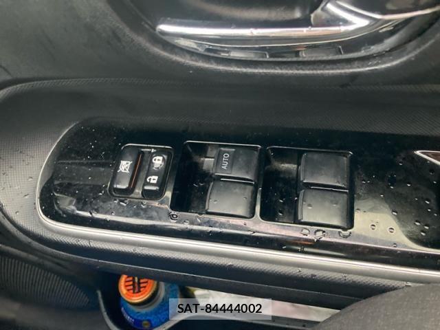 Toyota AQUA 2016-03 7614986-20
