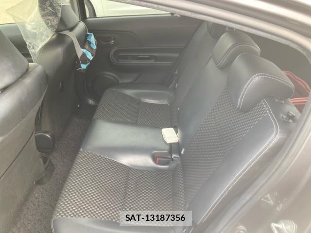 Toyota AQUA 2016-01 7614979-10