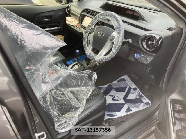 Toyota AQUA 2016-01 7614979-14