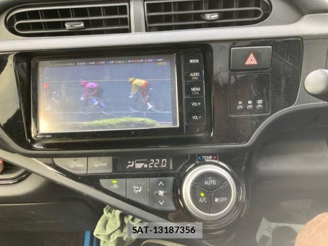 Toyota AQUA 2016-01 7614979-18