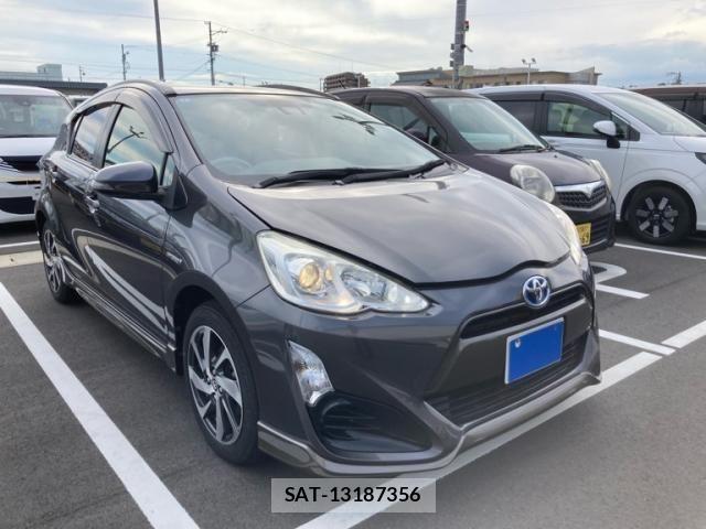 Toyota AQUA 2016-01 7614979-1