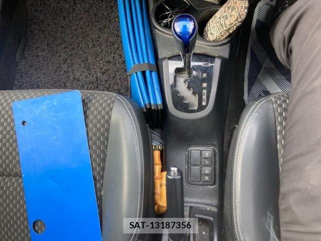 Toyota AQUA 2016-01 7614979-19