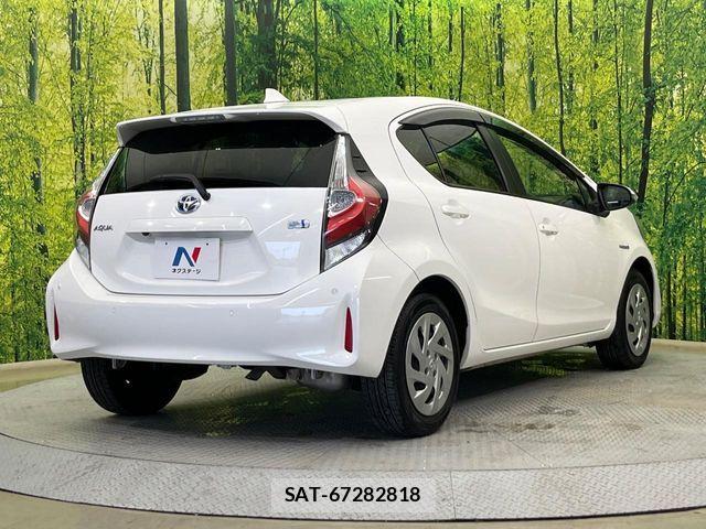 Toyota AQUA 2019-06 7614946-16