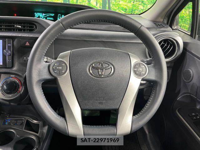 Toyota AQUA 2013-07 7614970-10