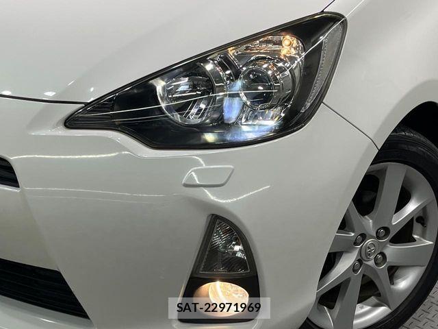 Toyota AQUA 2013-07 7614970-11
