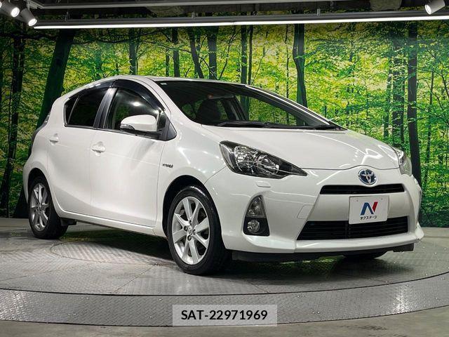 Toyota AQUA 2013-07 7614970-15