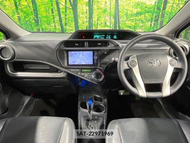 Toyota AQUA 2013-07 7614970-1