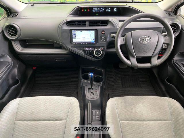 Toyota AQUA 2019-10 7614962-1