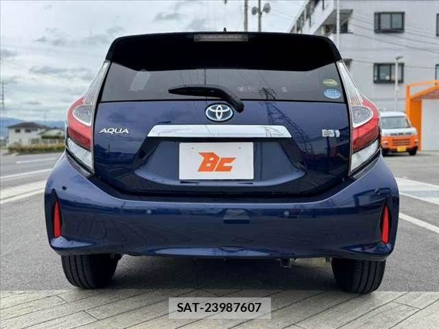 Toyota AQUA 2019-06 7614960-13