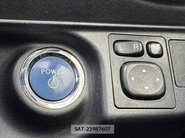 Toyota AQUA 2019-06 7614960-23