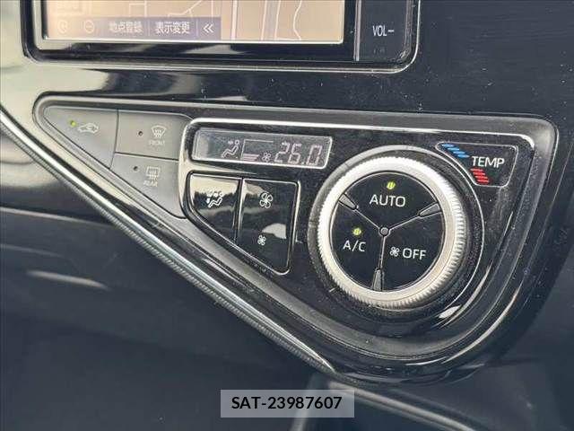 Toyota AQUA 2019-06 7614960-24