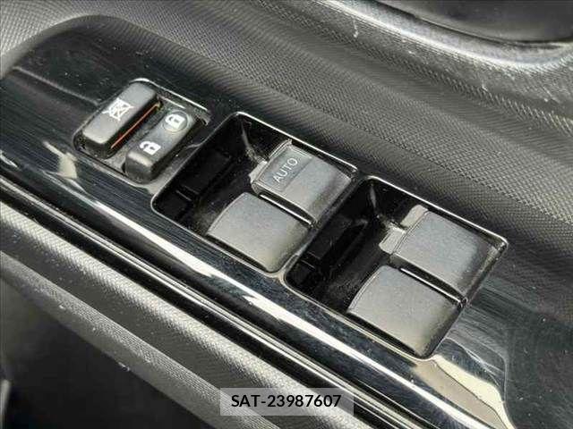 Toyota AQUA 2019-06 7614960-28