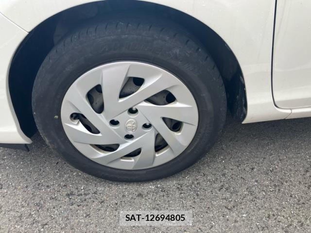 Toyota AQUA 2019-08 7614936-12