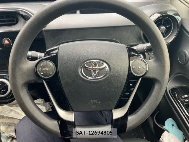 Toyota AQUA 2019-08 7614936-19