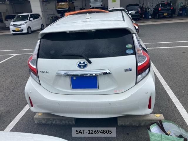 Toyota AQUA 2019-08 7614936-3