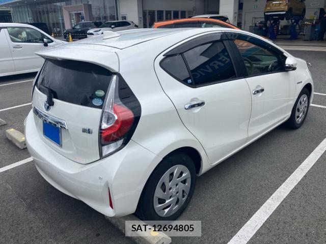 Toyota AQUA 2019-08 7614936-4