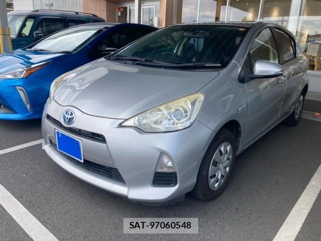 Toyota AQUA 2014-11 7615004-3