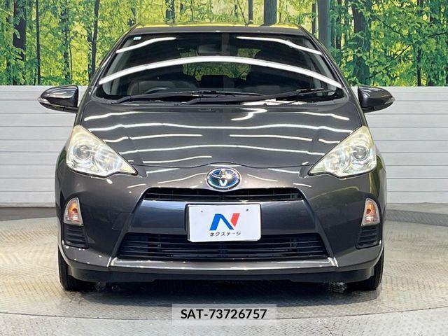 Toyota AQUA 2013-10 7614971-13