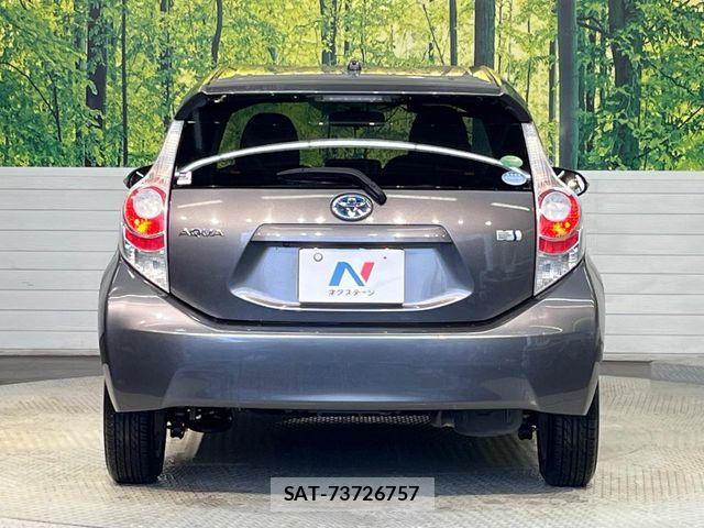 Toyota AQUA 2013-10 7614971-14