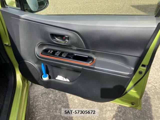 Toyota AQUA 2015-03 7614987-10