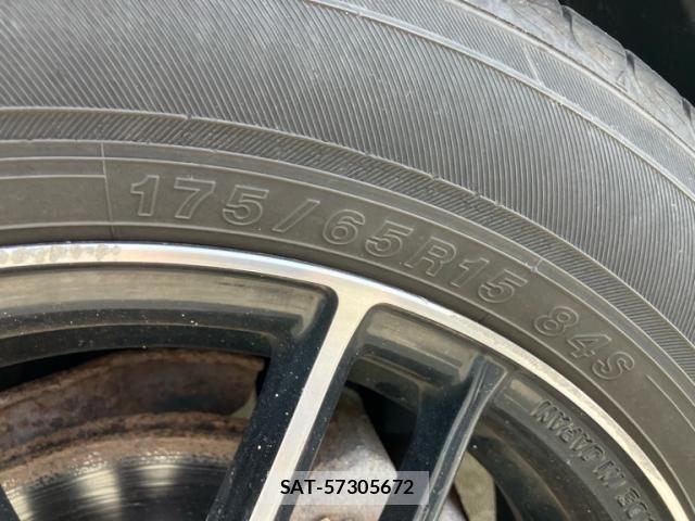 Toyota AQUA 2015-03 7614987-5