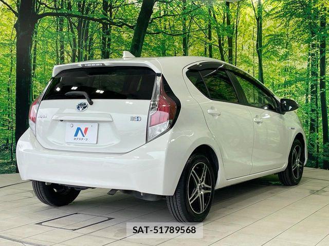 Toyota AQUA 2015-12 7614984-16
