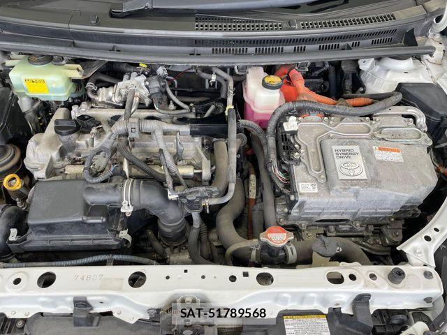 Toyota AQUA 2015-12 7614984-17